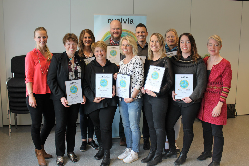 Brautskráning fjórða hóps markþjálfa sem lýkur þessu námi í SÍMEY.  Frá vinstri: Áshildur Hlín Valtý…