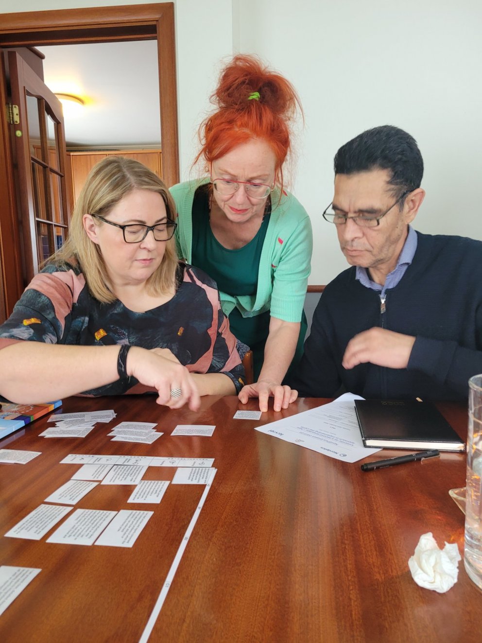 Önnum kafin á vinnustofu um kennslu í íslensku sem annað mál.