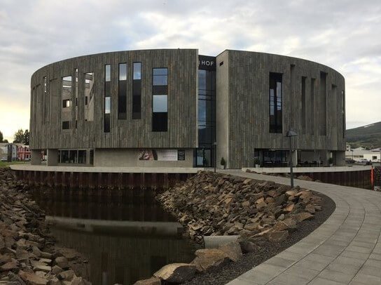 Málþingið verður í Menningarhúsinu Hofi á Akureyri 17. október. Skráning stendur yfir á www.simey.is