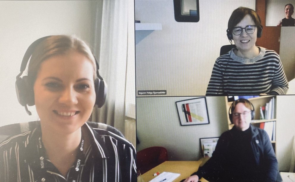 Ingunn og Kristín frá SÍMEY og Halldór frá Farskólanum ræða við Bryndísi Lilju mannauðsstjóra HSN um…