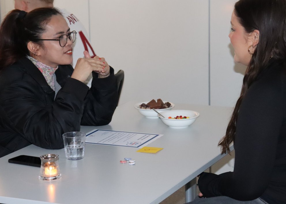 Ein af skemmtilegum nýjungum í íslenskukennslunni var heimsókn nemenda úr Menntaskólanum á Akureyri …