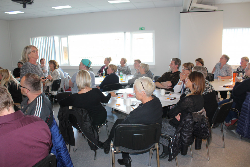 Edda Björgvinsdóttir hélt fyrirlestur í síðustu viku fyrir starfsfólk grunnskóla Akureyrarbæjar sem …